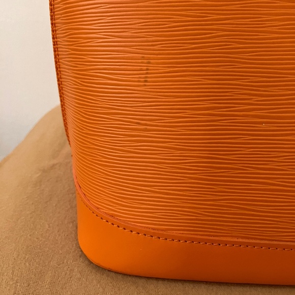 LOUIS VUITTON VINTAGE EPI MANDARIN ALMA - Picture 5 of 15